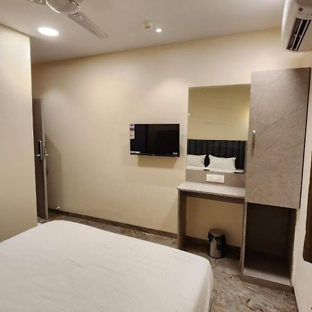 Peace International Hotel มุมไบ ภายนอก รูปภาพ