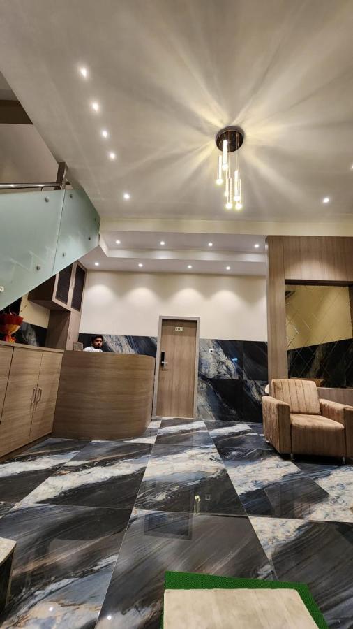 Peace International Hotel มุมไบ ภายนอก รูปภาพ