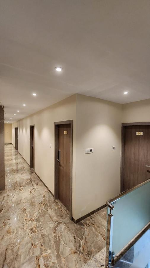 Peace International Hotel มุมไบ ภายนอก รูปภาพ