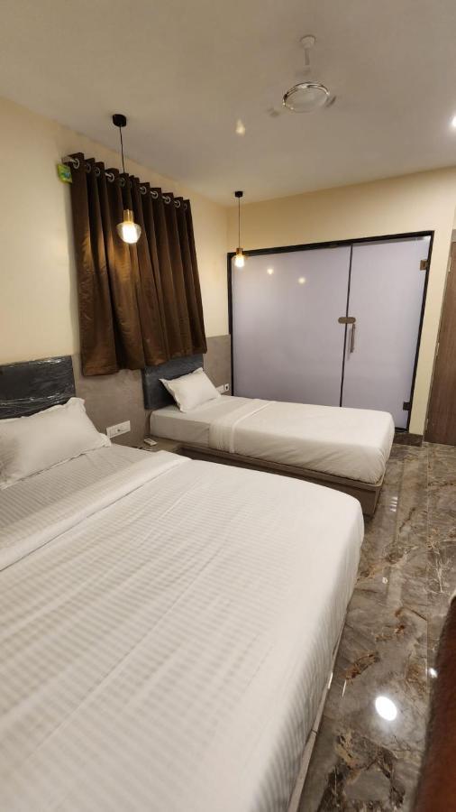 Peace International Hotel มุมไบ ภายนอก รูปภาพ